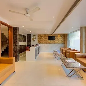 Hotel Salt And Rove Aiport
