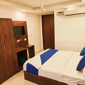 Hotel Marina Near Igi Airport